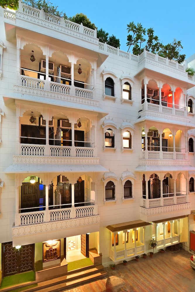 Jyoti Mahal A Royal Heritage Hotel 7/50