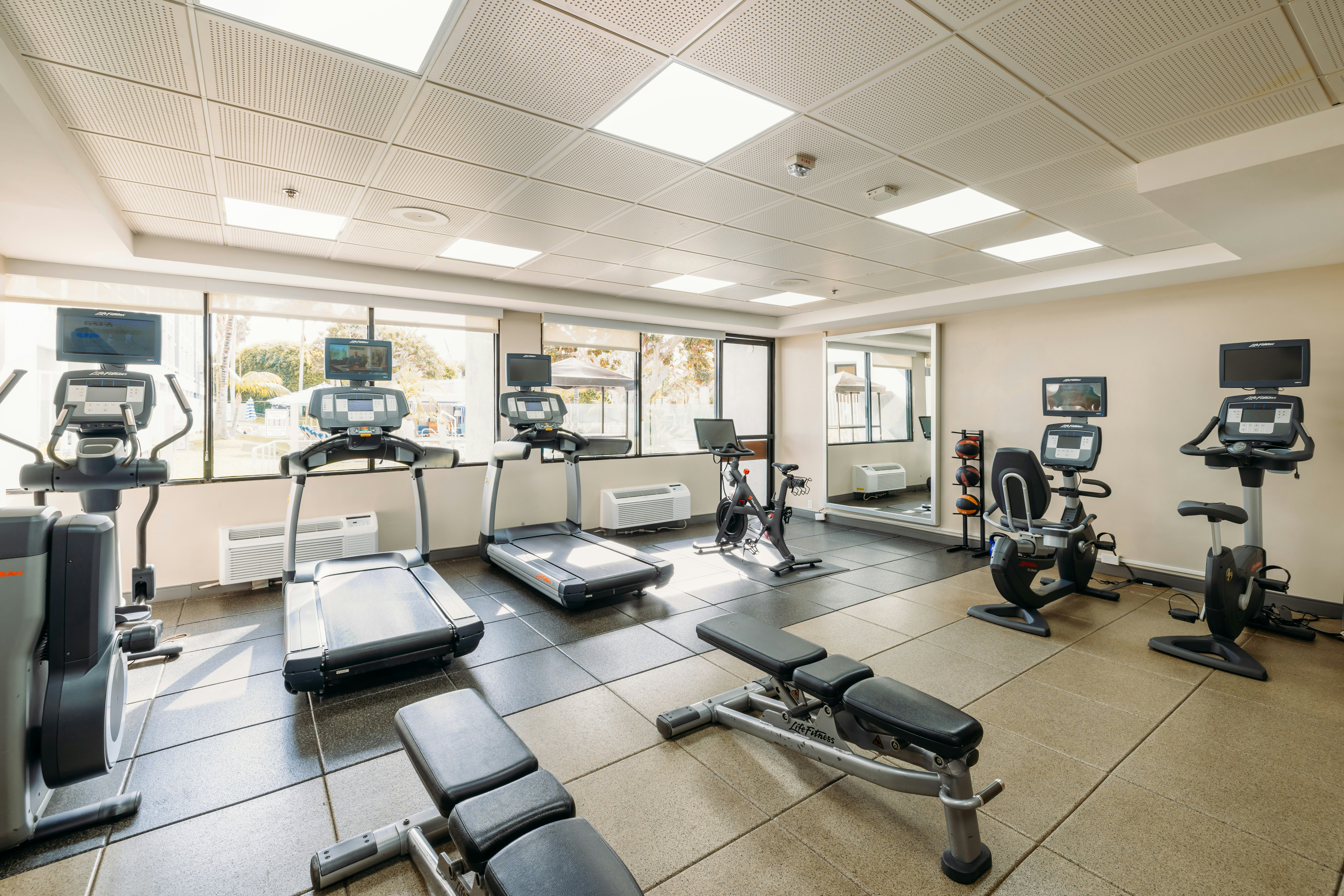 Hotel MDR Marina del Rey a DoubleTree by Hilton 7/22