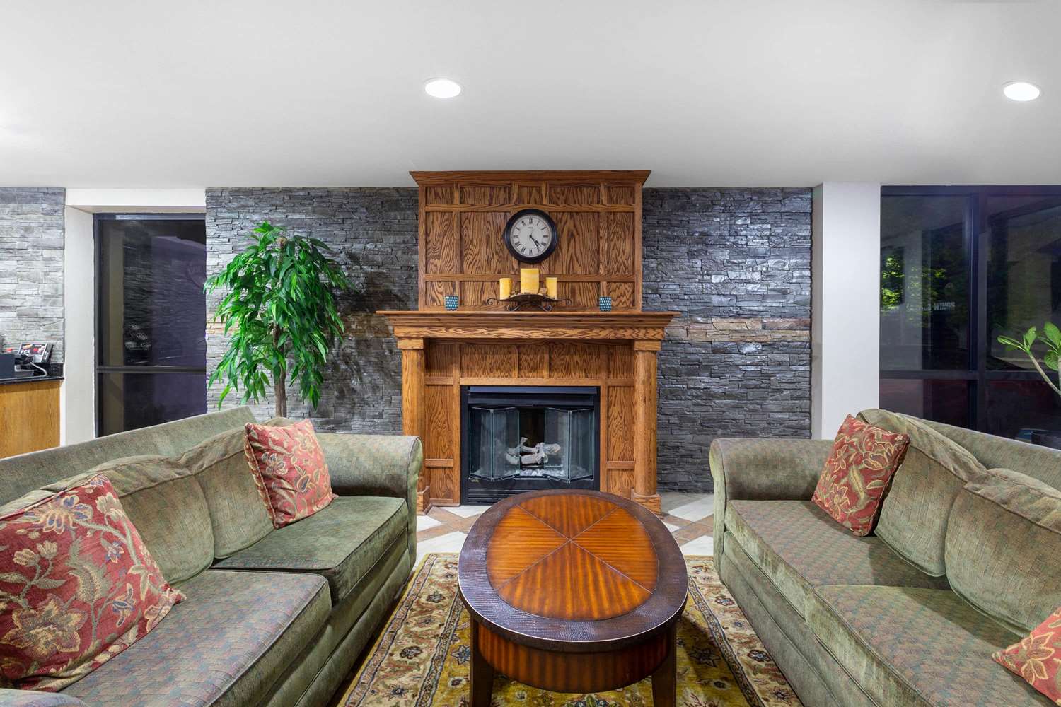 Baymont By Wyndham Elkhart 30/54
