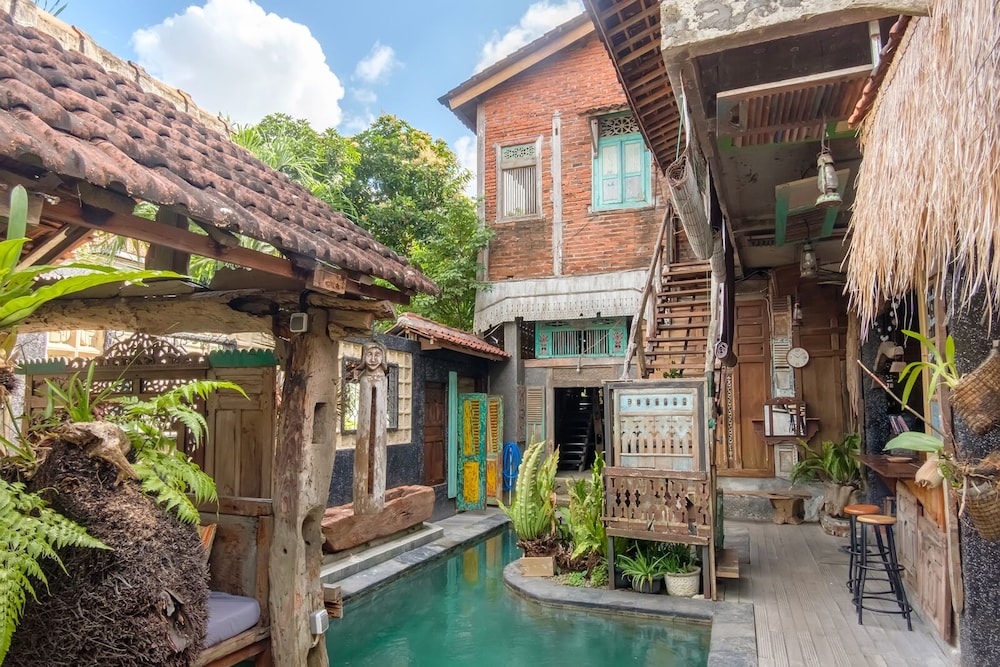 Twospaces Living At Bunga Desa 5/50