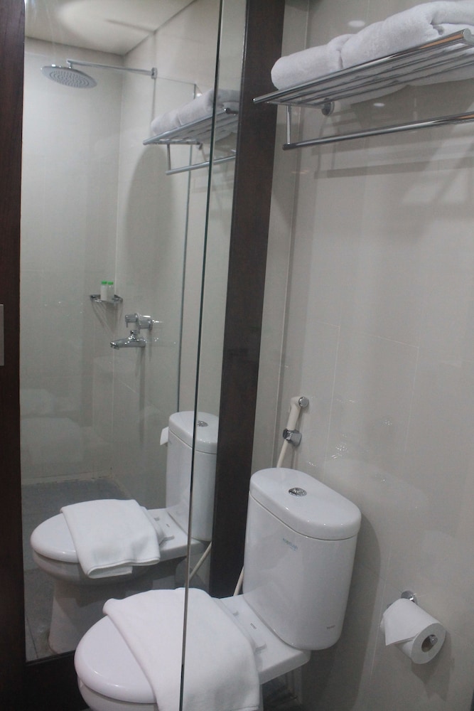 Namira Syariah Surabaya Hotel 38/39