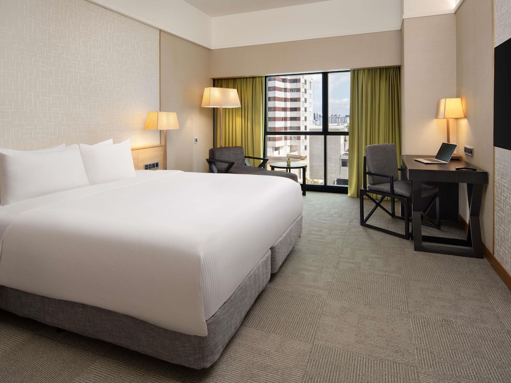 SUPERIOR, KING BED