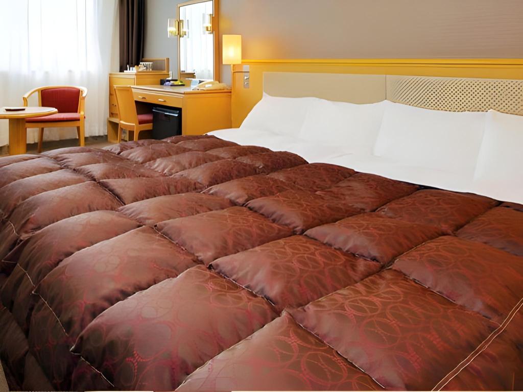 Hollywood, Twin Beds