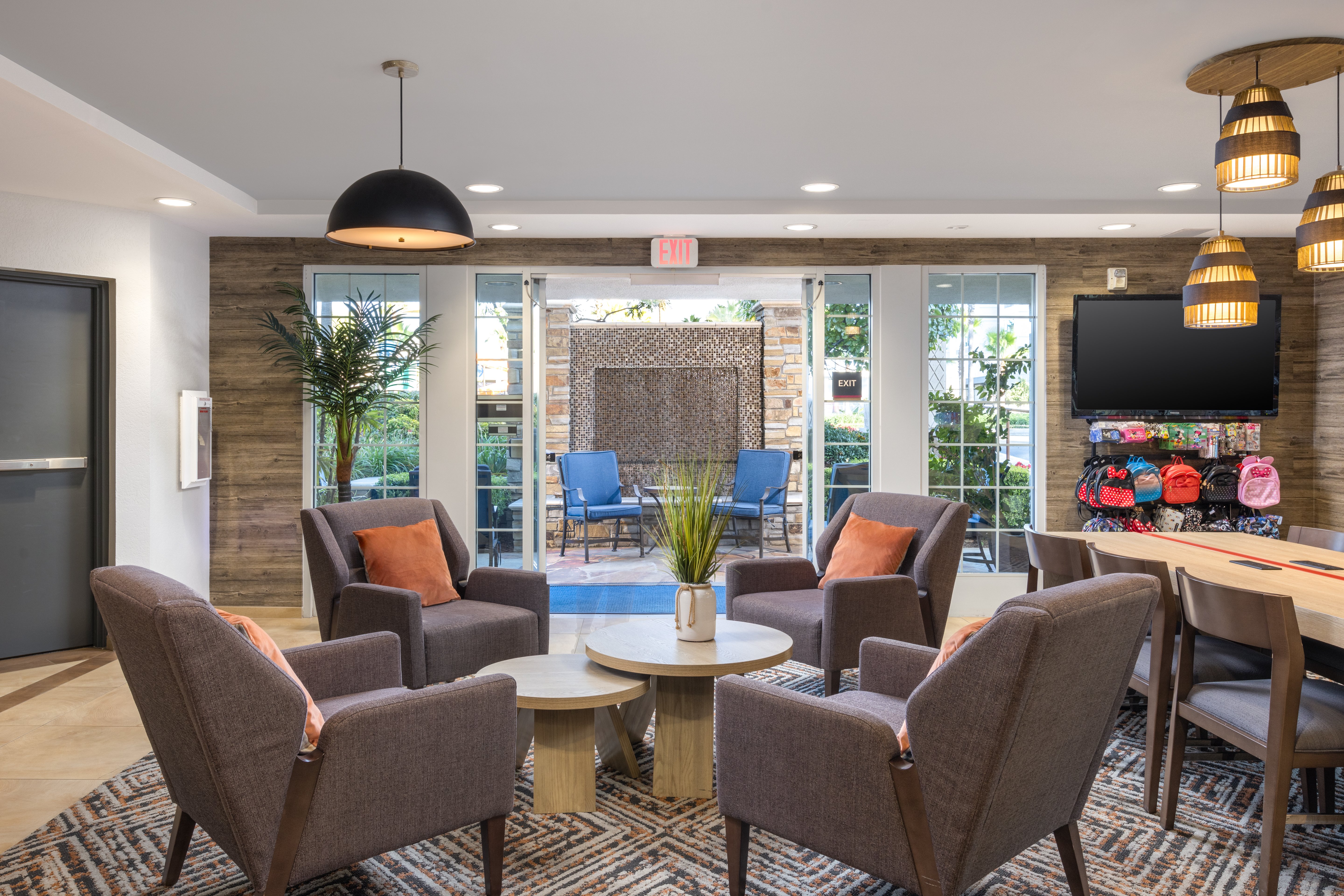 Candlewood Suites Anaheim - Resort Area 19/36