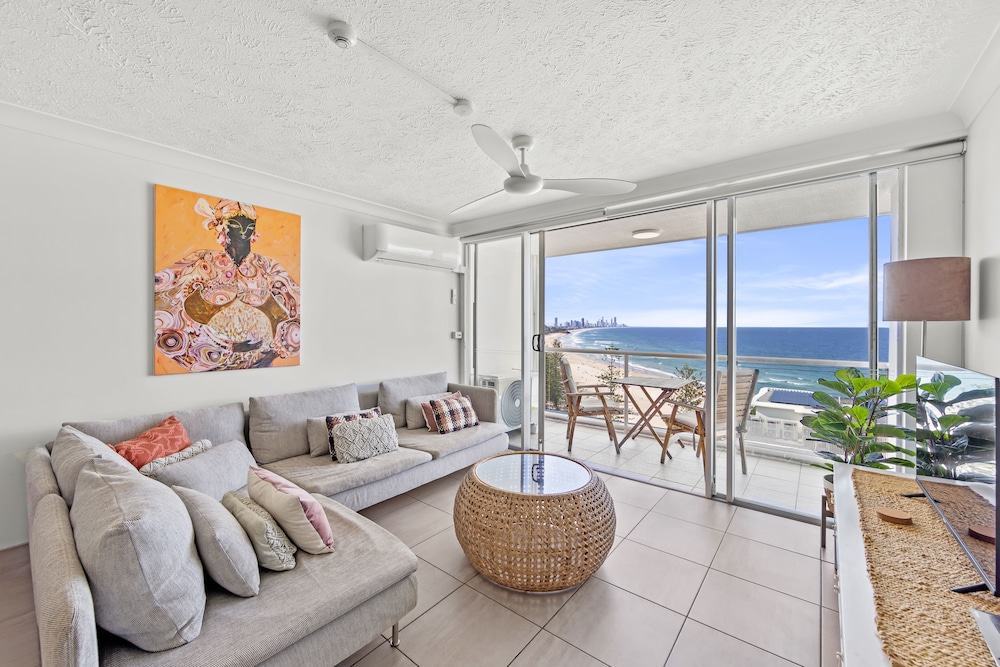 Burleigh Beach Tower 30/49