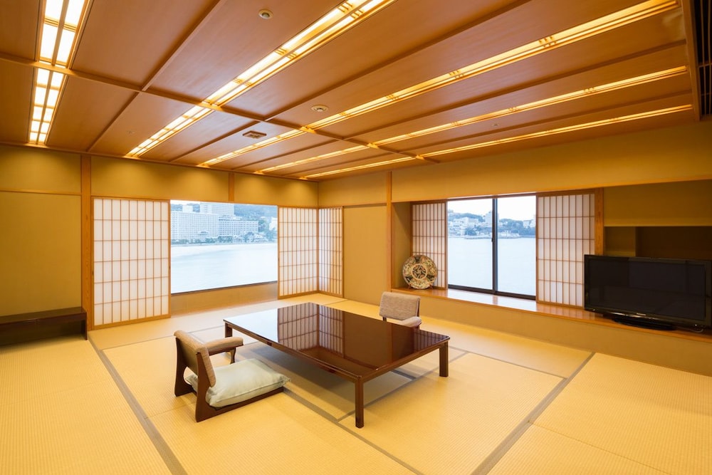 Shiraraso Grand Hotel 18/36