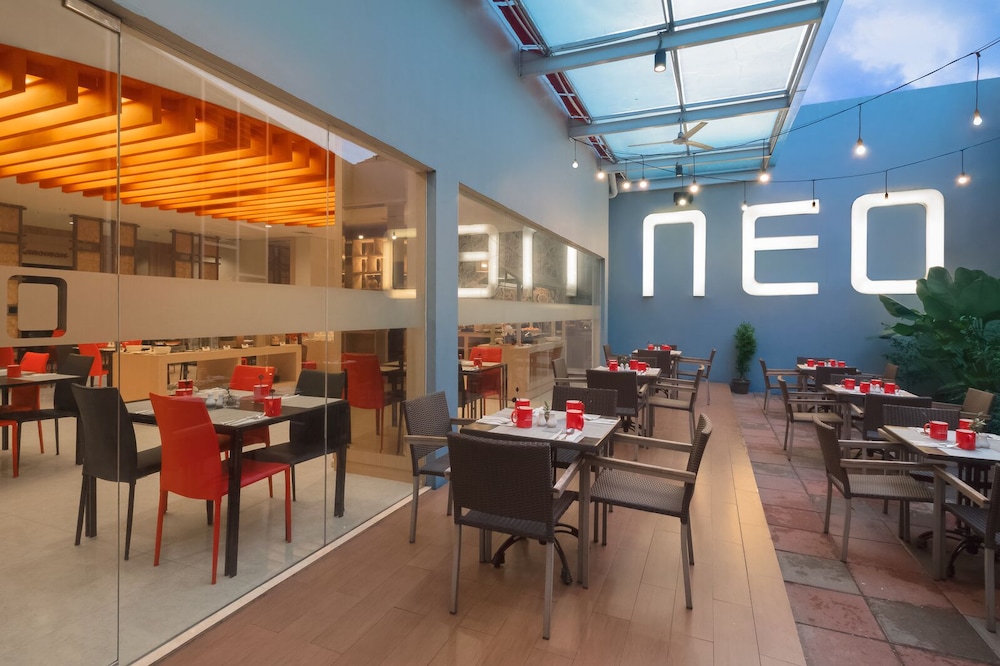 Hotel Neo Cirebon 32/51
