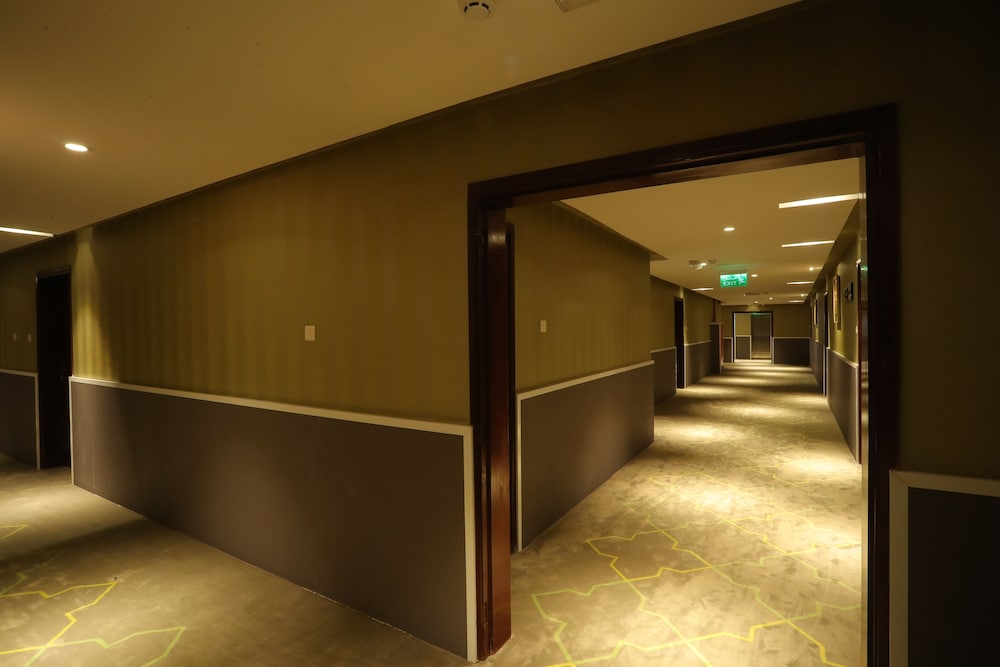 Zaki Hotel Apartment 1/25