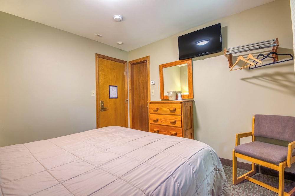 Lodge, Queen Bed