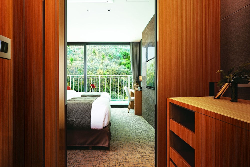 Traum Valley Hotel (ex. Jeongseon Grand Intoraon Hotel) 64/64