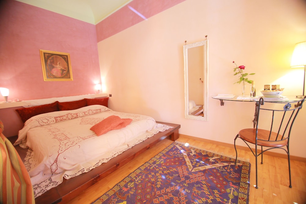 DELUXE, SUITE, CITY VIEW