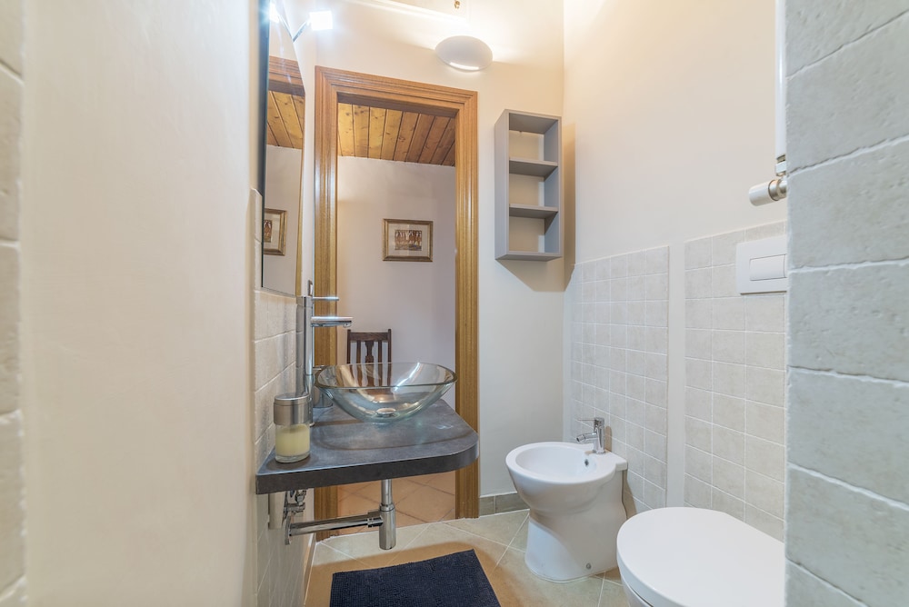 Villa Borghese Roomy Flat 23/28