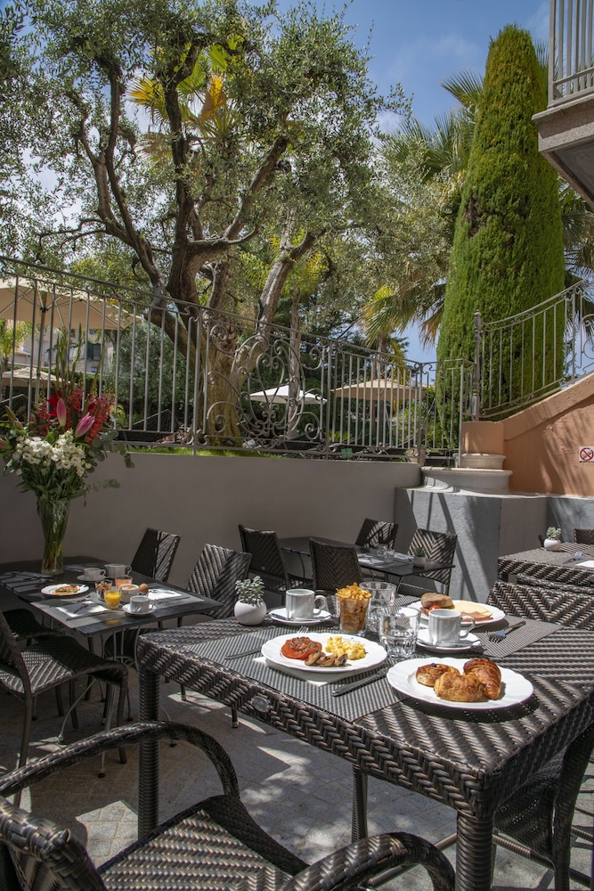 Golden Tulip Cannes de Paris 33/49