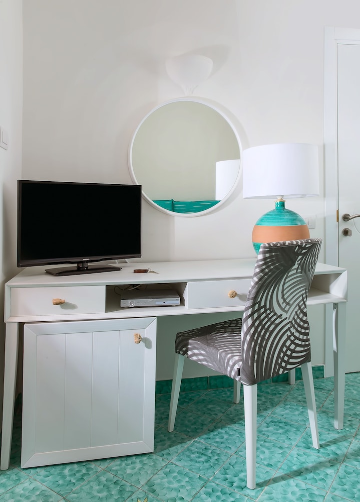 Relais Maresca Luxury Small Hotel 59/71