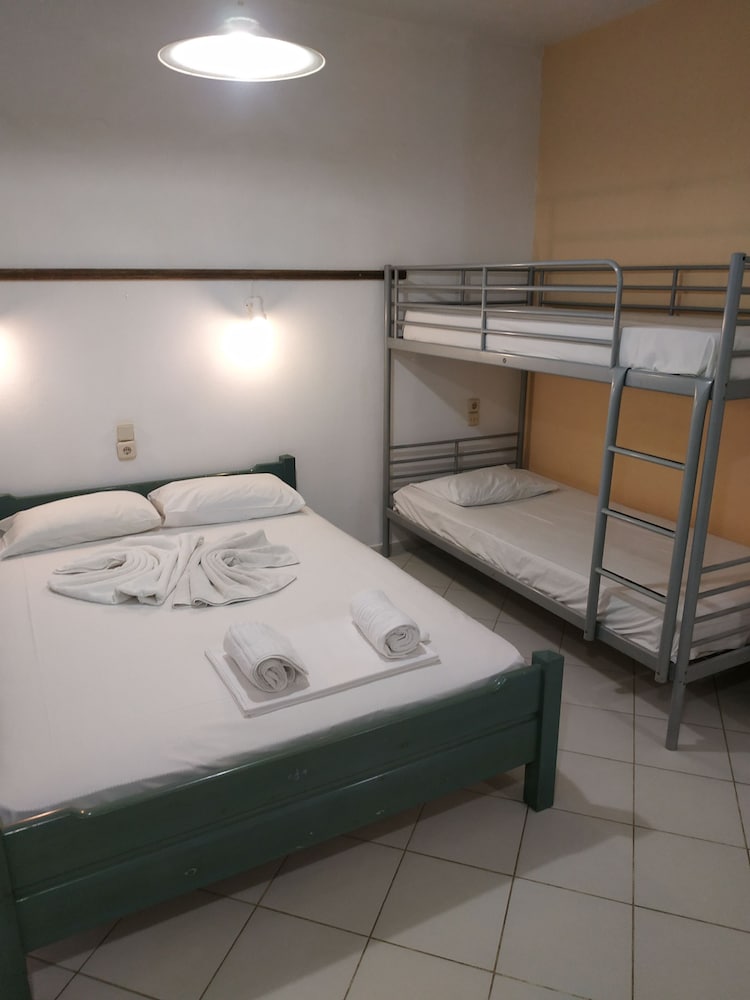Renia Hotel 16/60