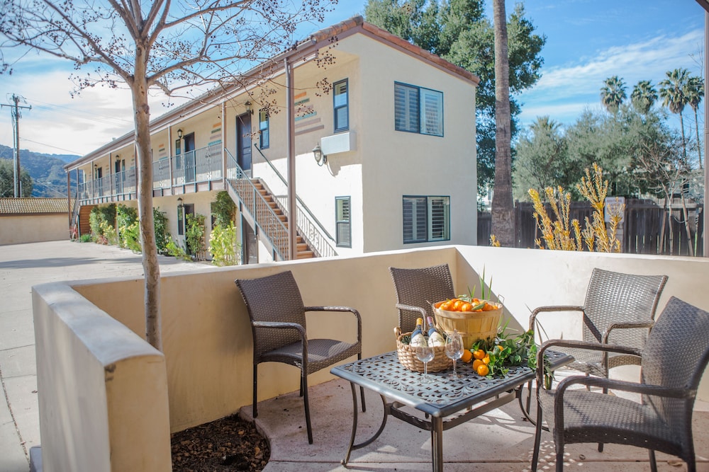 Casa Ojai Inn 44/60