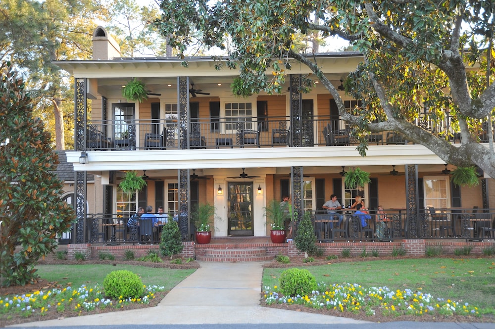Merry Acres Inn 1/50