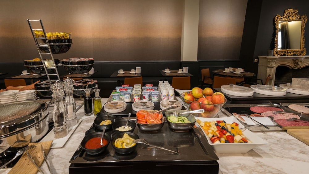 restaurant cafeteria
