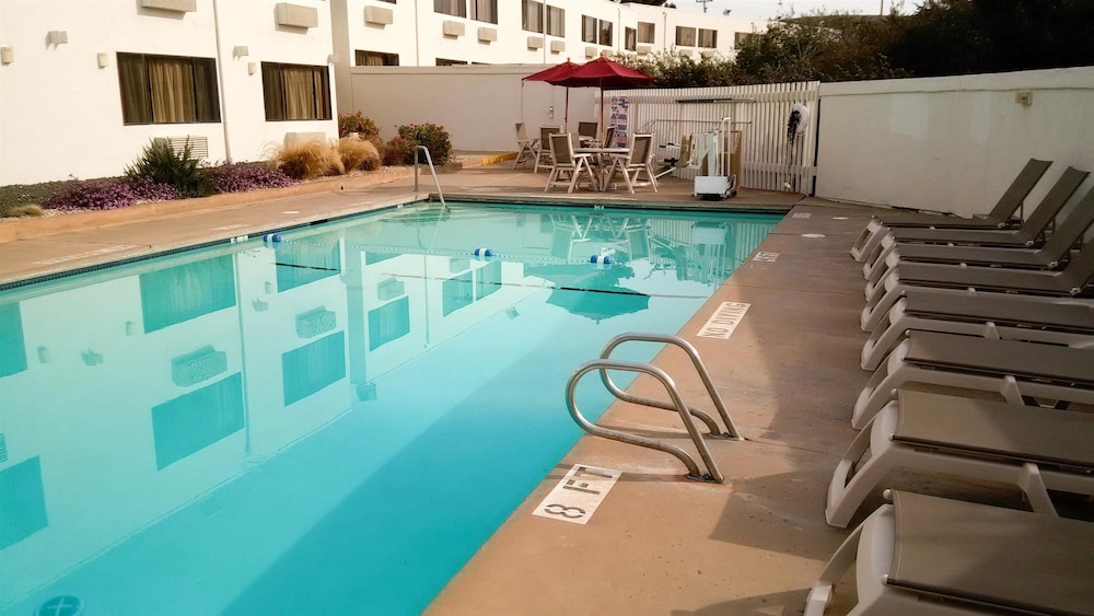Motel6 San Simeon, CA - Hearst Castle Area 1/63