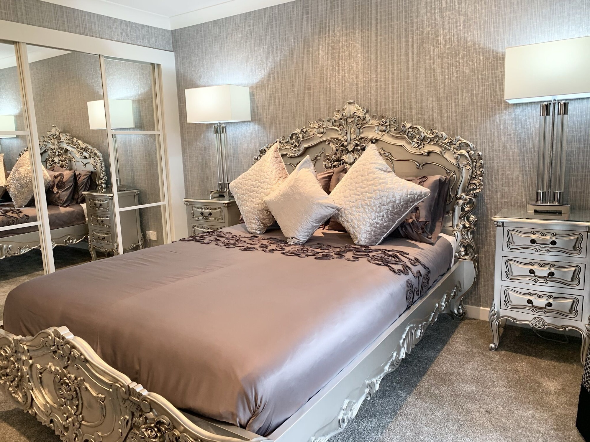 Luxury, King Bed