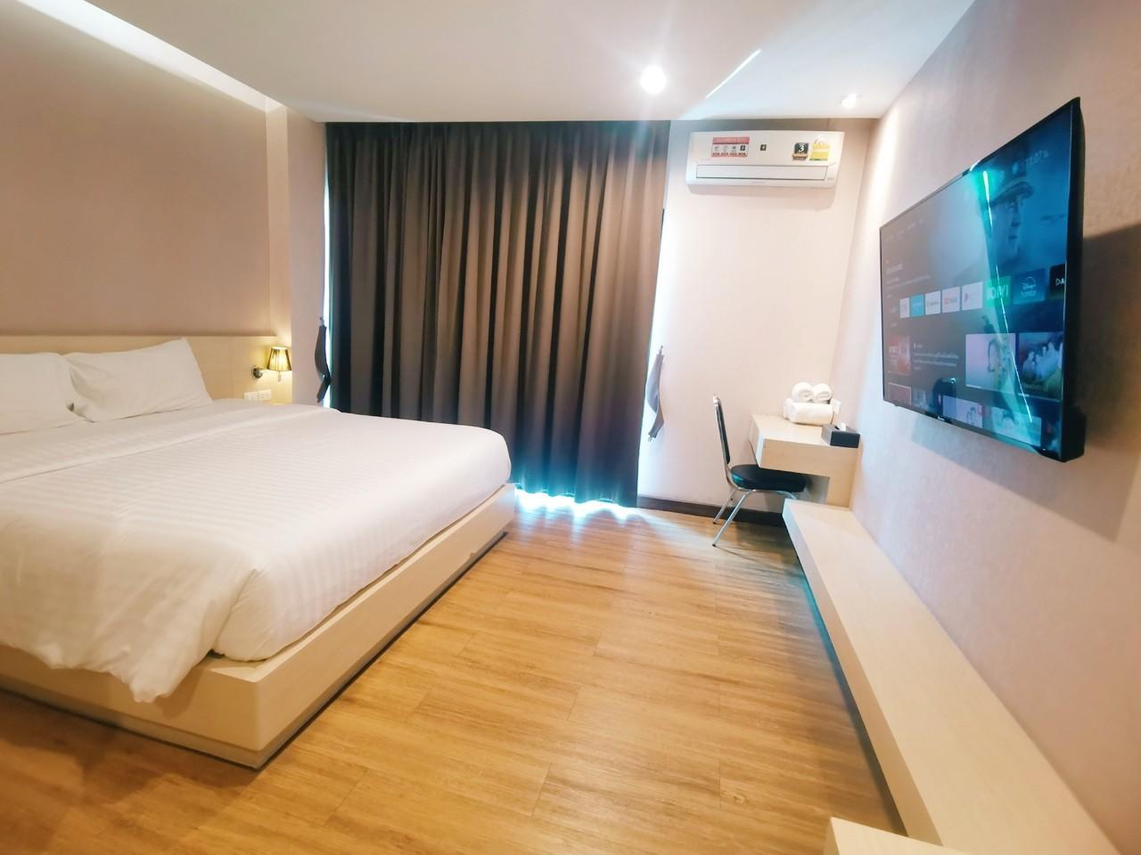 Superior, King Bed