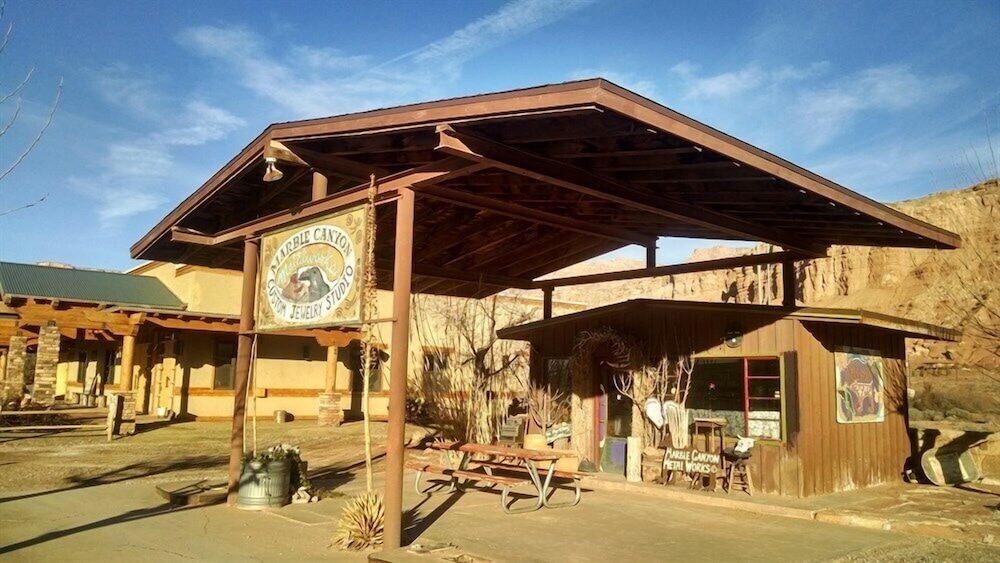Marble Canyon Lodge 3/68