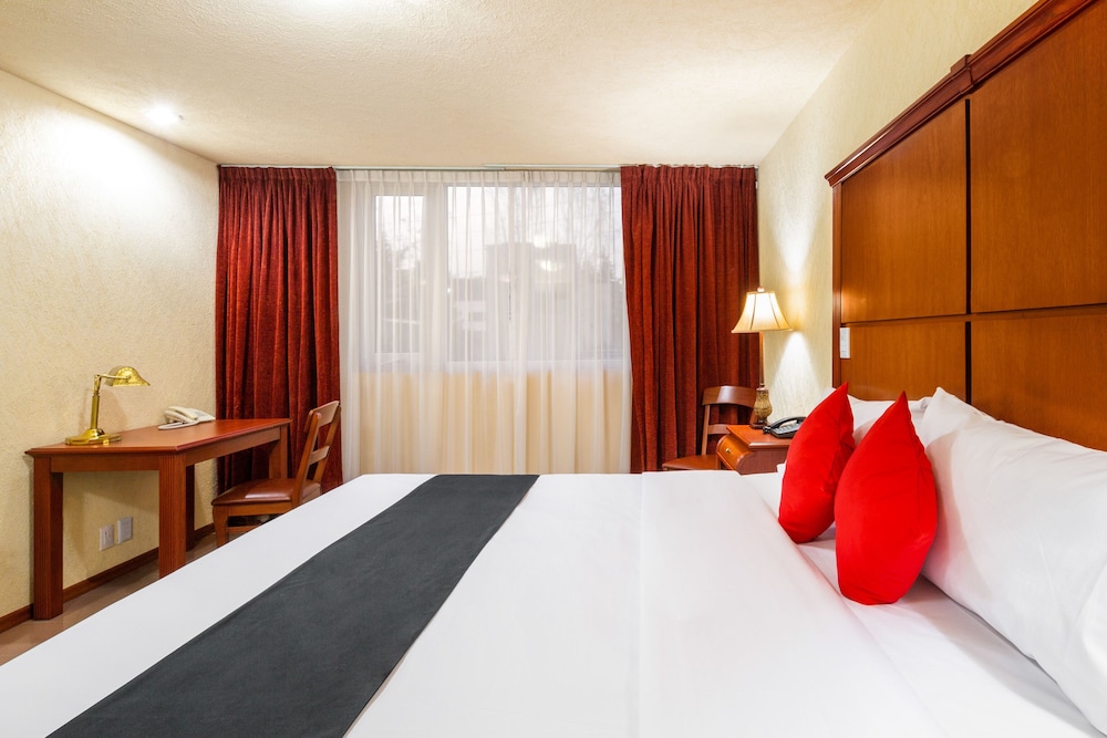 Howard Johnson by Wyndham Toluca 20/49