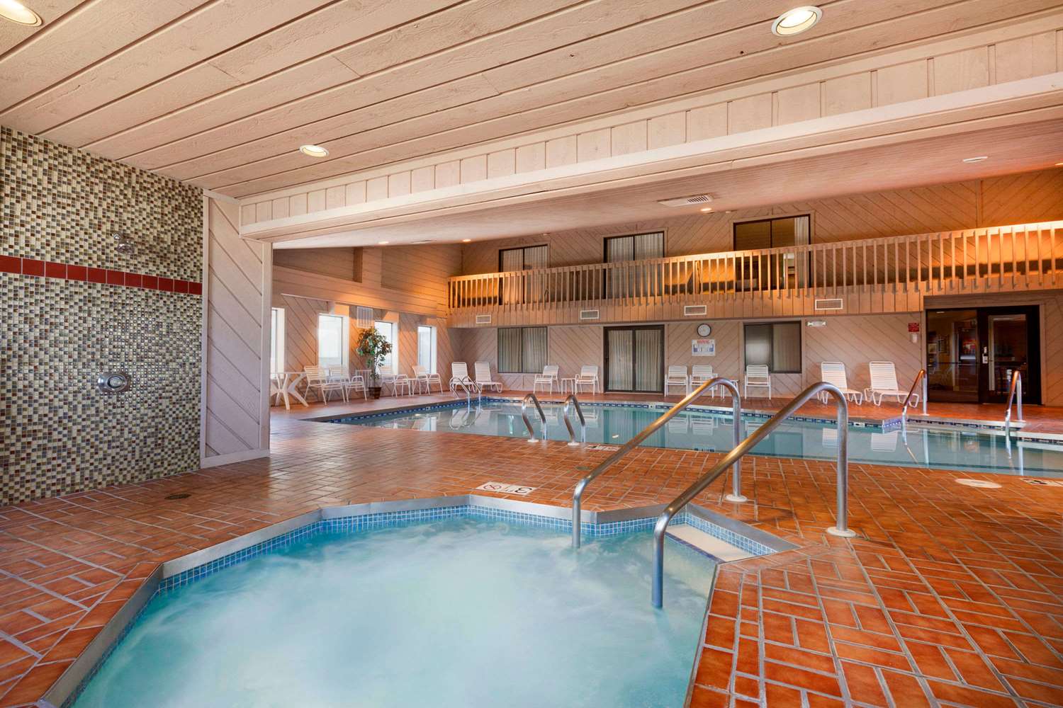 Ramada by Wyndham Wisconsin Dells 2/11