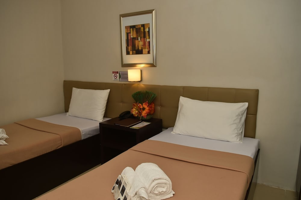 Columbus Plaza Hotel 41/55