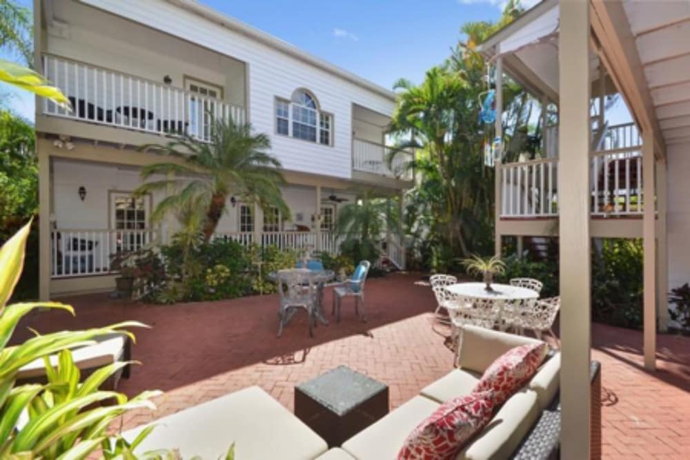 Sabal Palm House 35/41