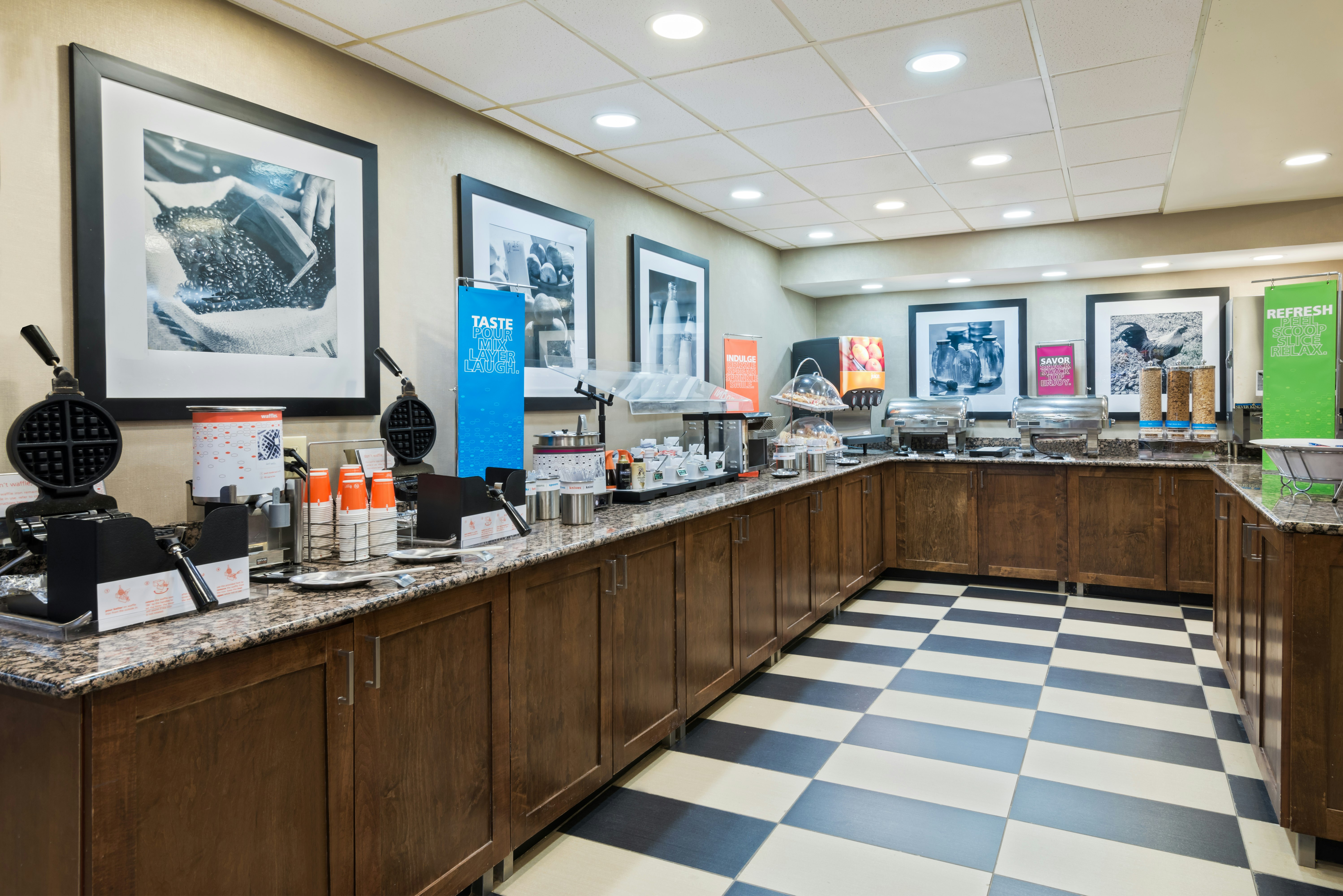 Hampton Inn Charlotte University Place 8/40