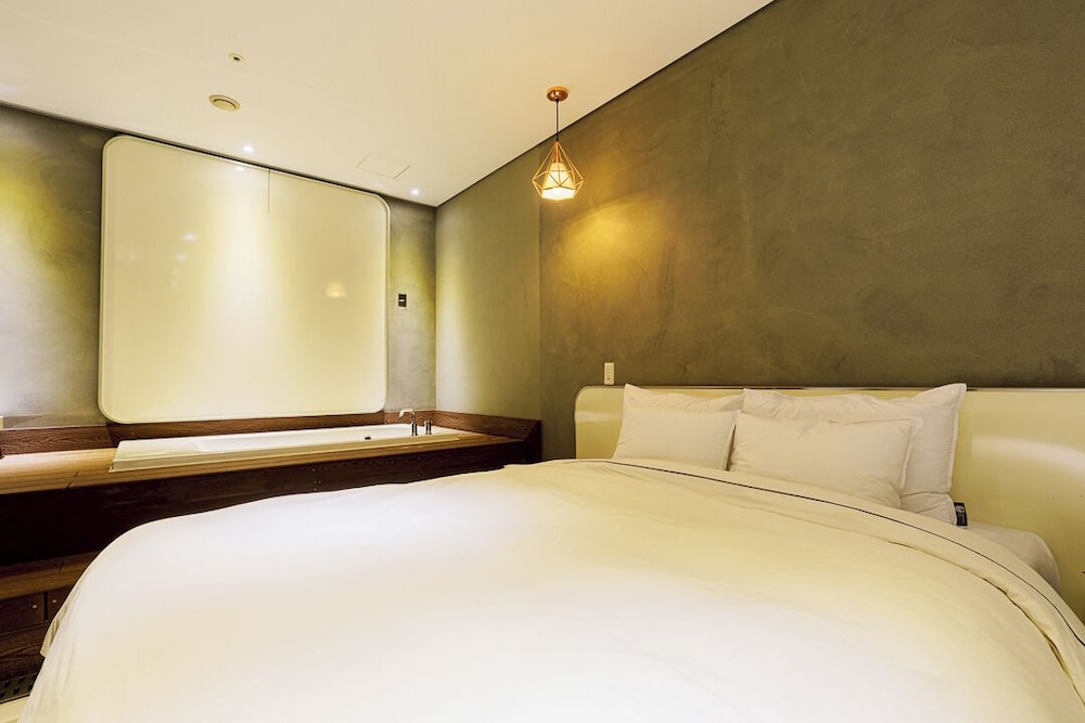 Hotel The Designers Incheon 10/92
