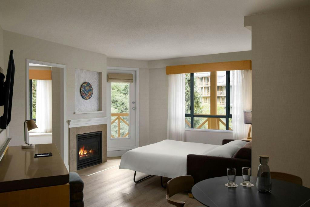 2 Bedrooms, Deluxe, Suite, Twin Beds, King Bed, Sofa, Balcony, Delta Whistler Village Suites 4/10