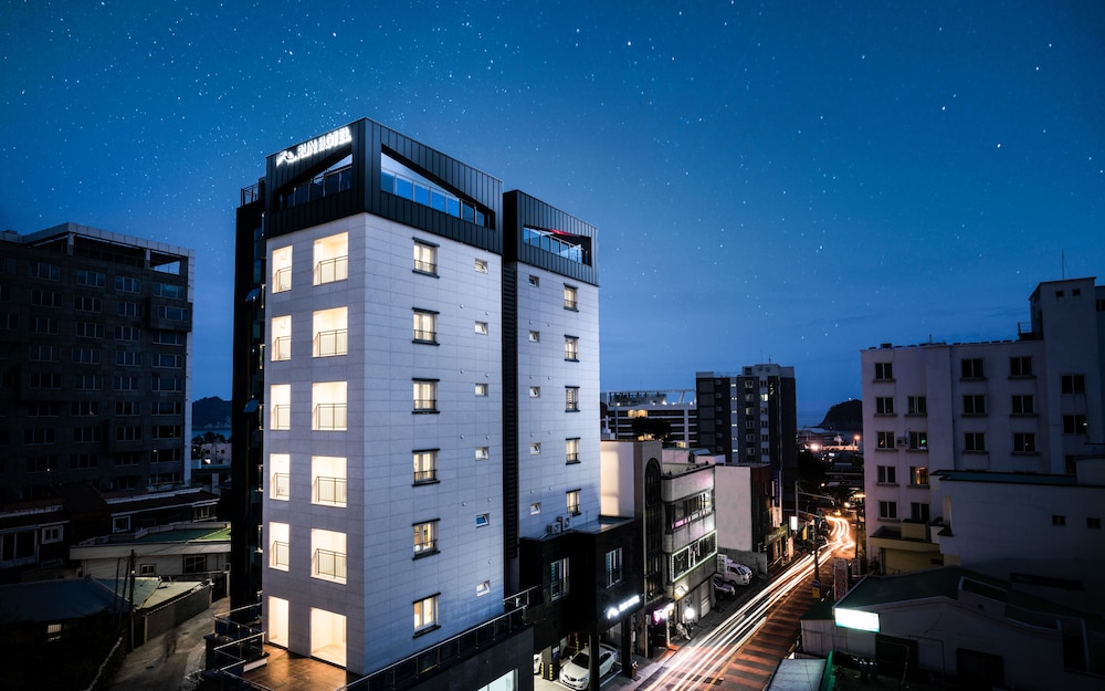 Run Hotel 3/25