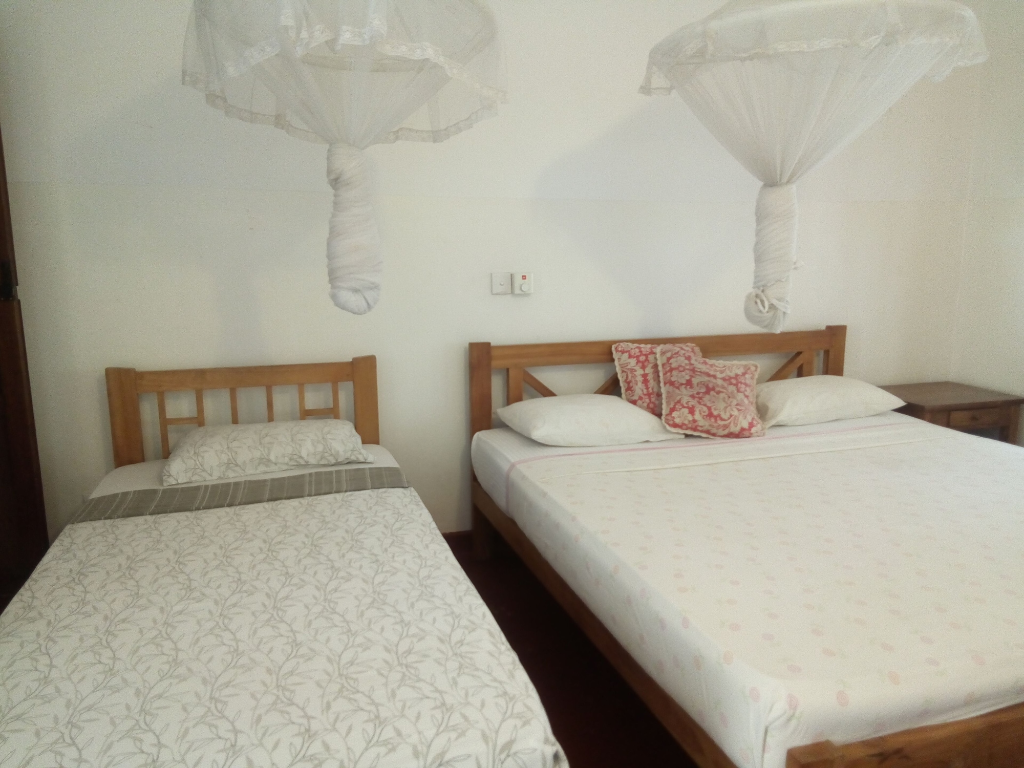 ROOM, TRIPLE