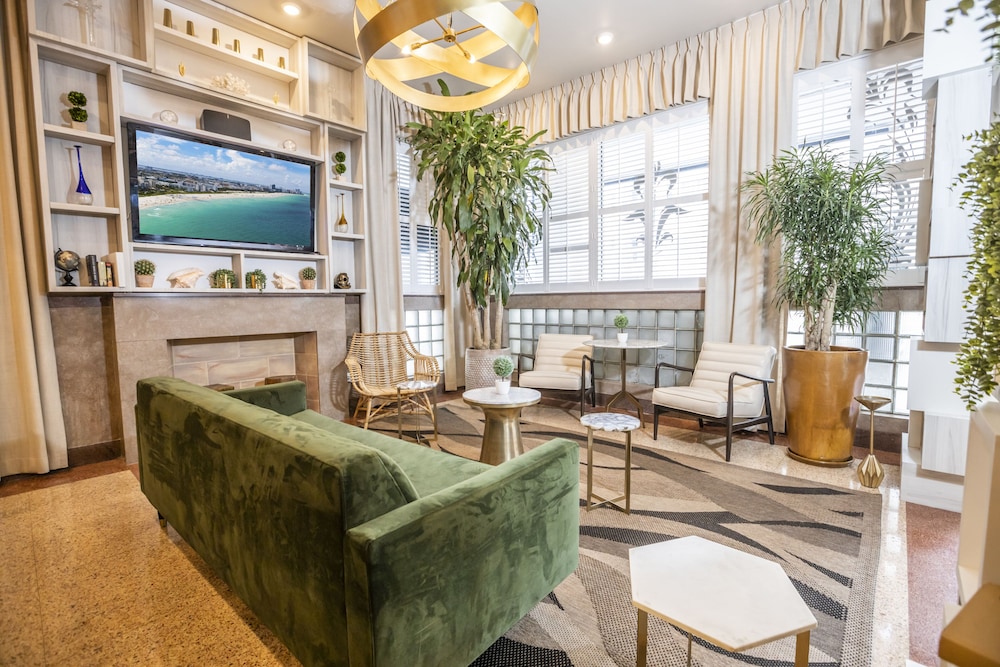Chesterfield Hotel and Suites 36/50