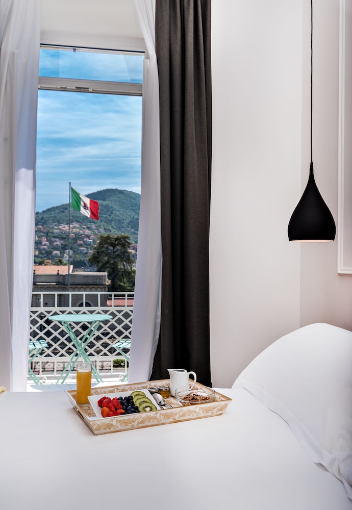 The First - La Spezia 5 Terre 18/50