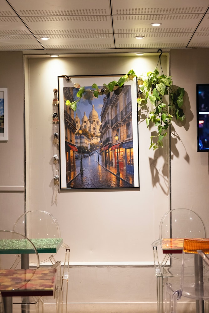 Hotel les Jardins de Montmartre 7/66