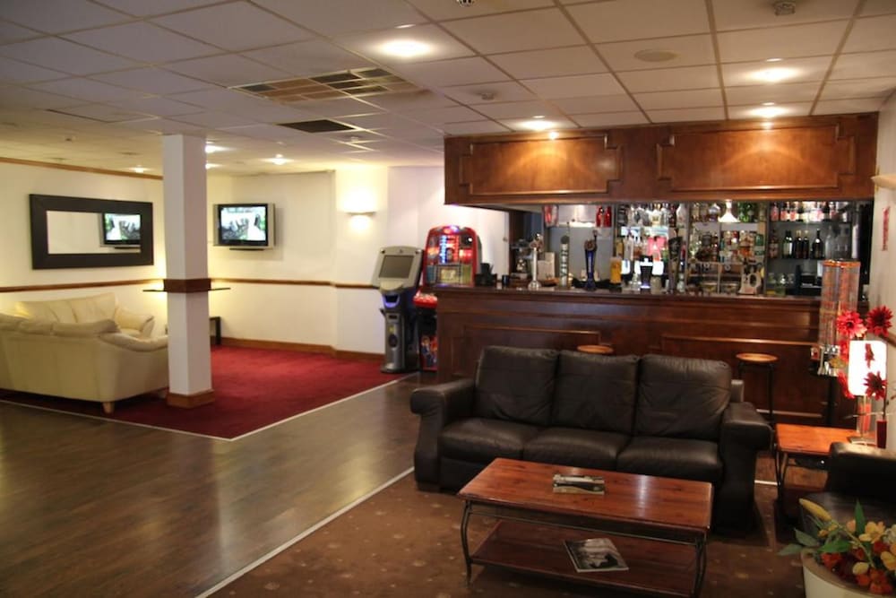 Hylands Hotel 5/37
