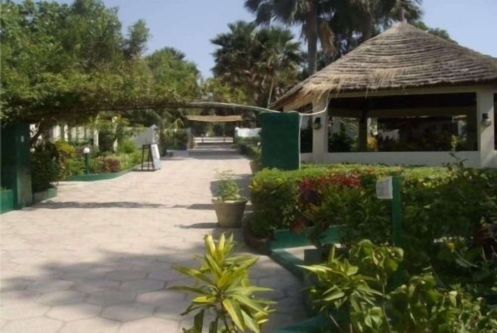 Holiday Beach Club 25/34