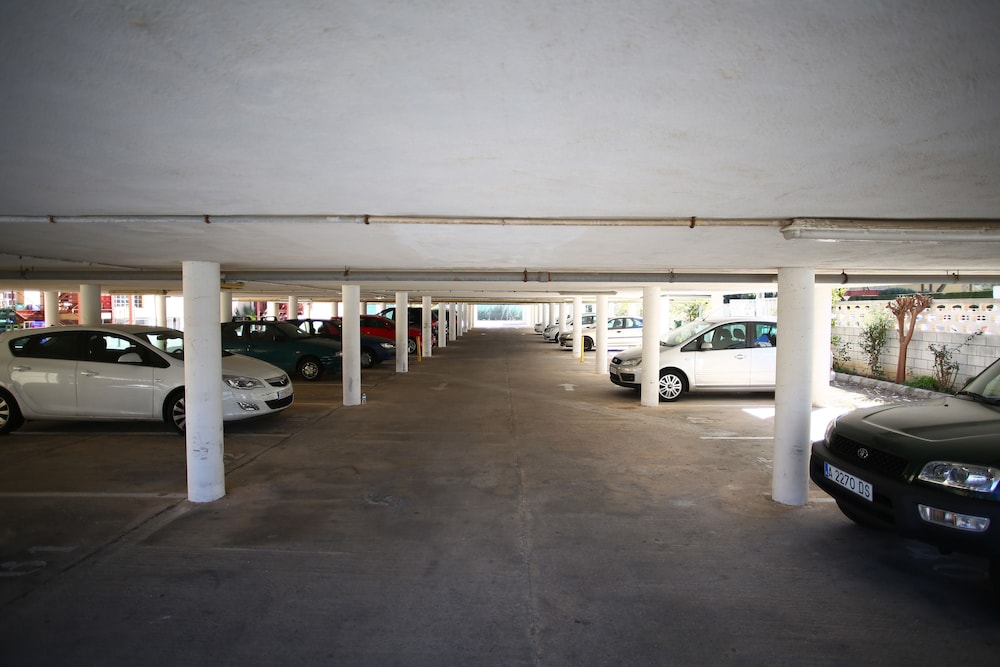 Tres Anclas Apts 33/50