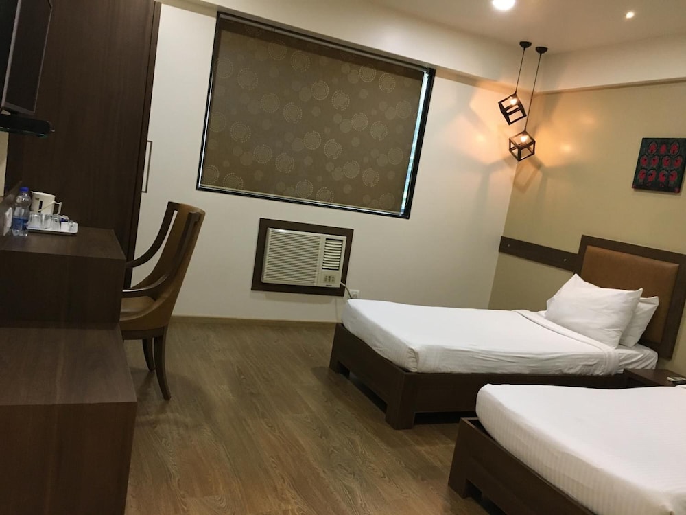 Hotel Amigo 7/18