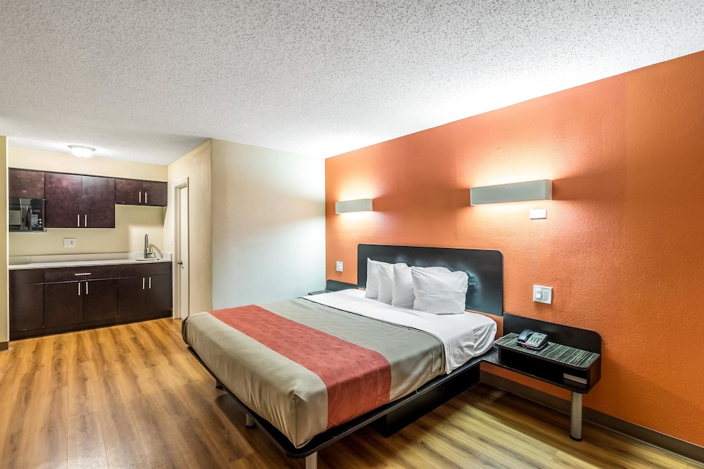 Motel6 New Brunswick, NJ 25/42