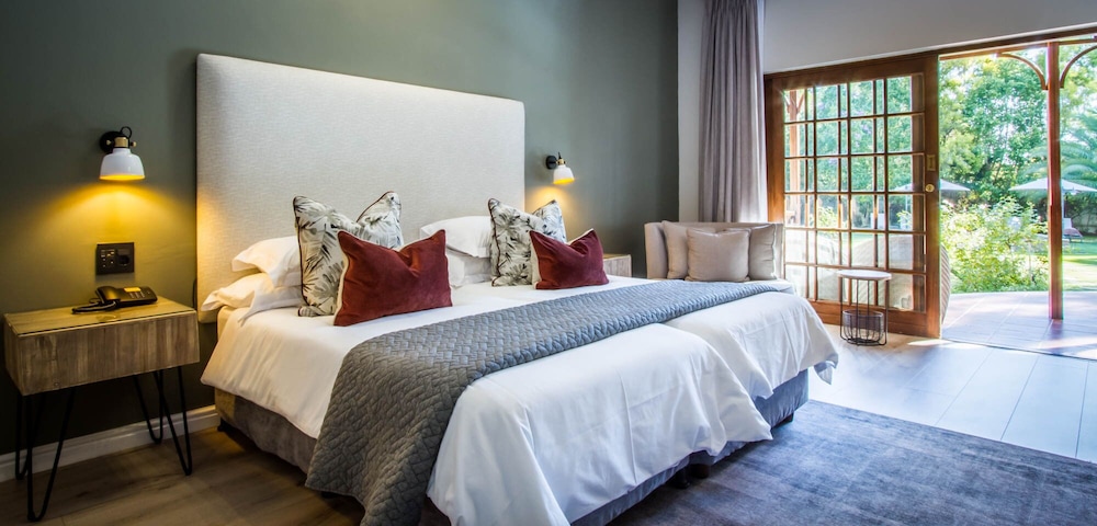 HLANGANA LODGE 18/56