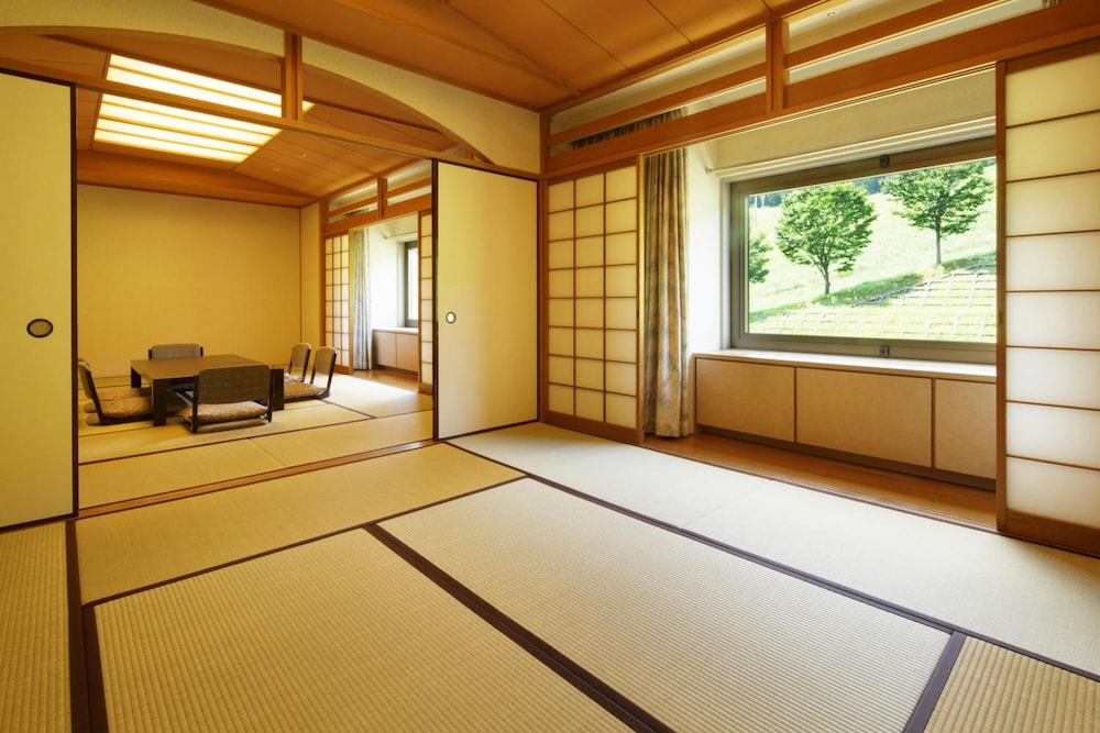 Naspa New Otani Hotel 26/75