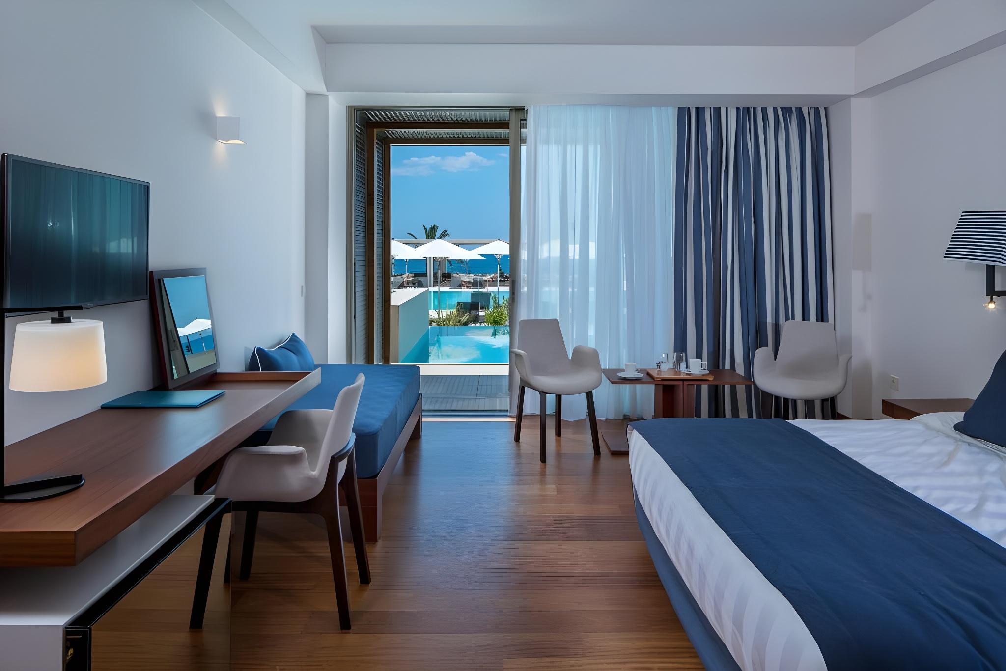Superior, Double Bed, Sea View, Plunge Pool