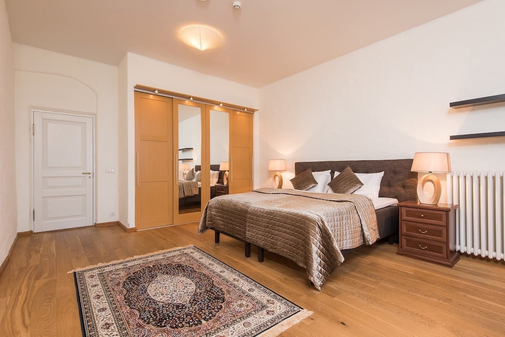 3 BEDROOMS, APARTMENT, SEA VIEW