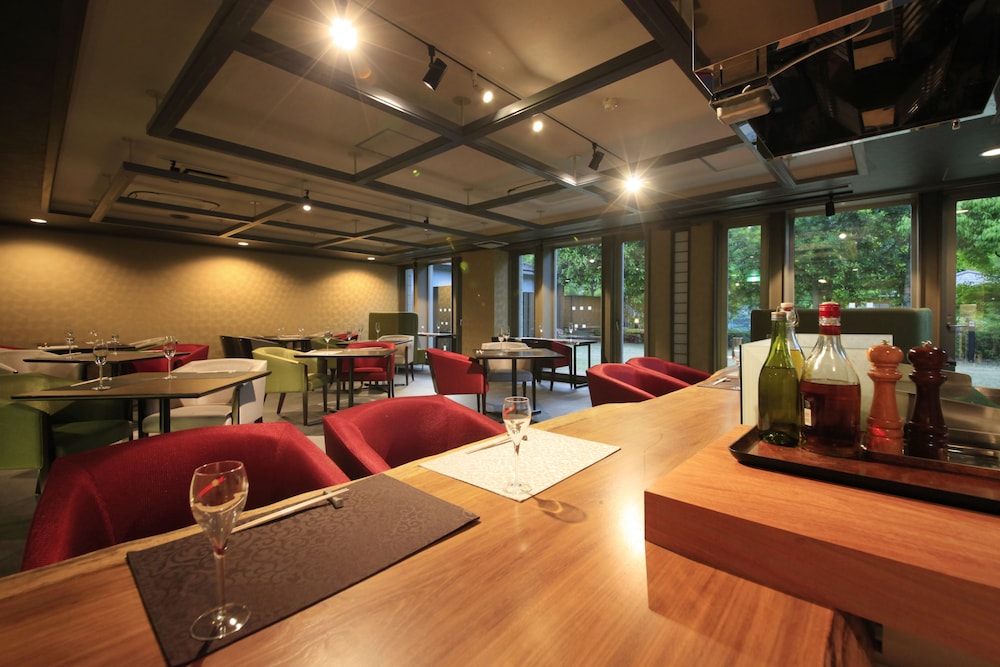 Hakone Fuga - Adults Only 40/50