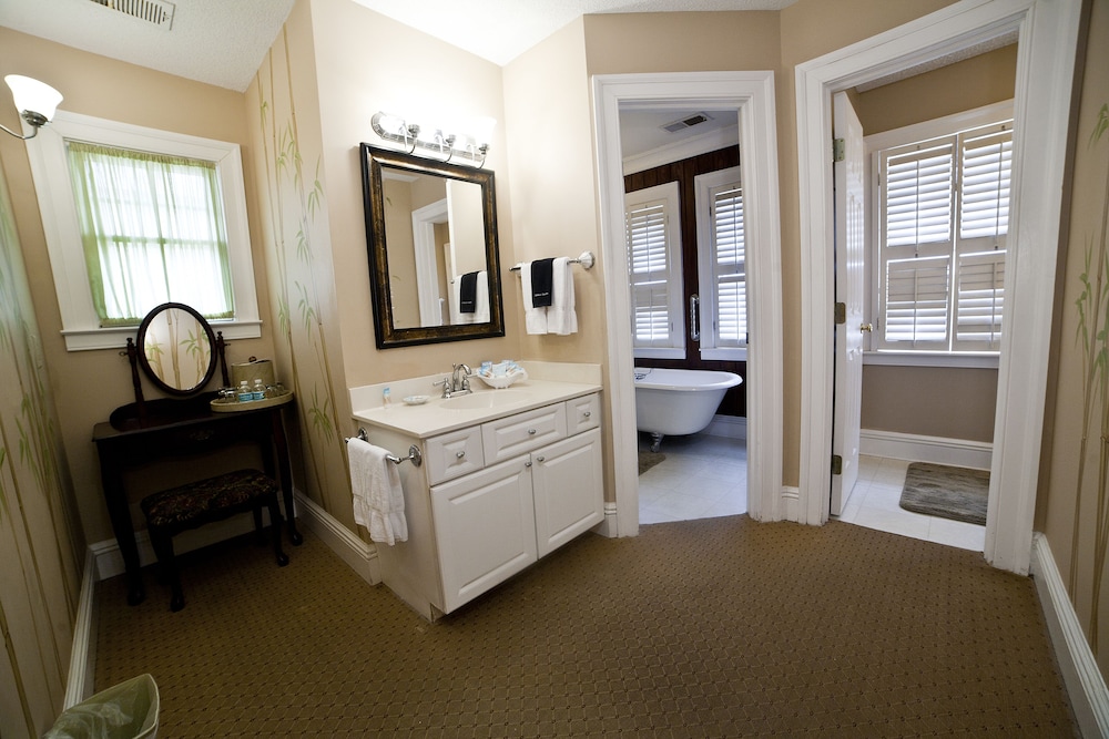 DeSoto Beach Bed & Breakfast 40/40