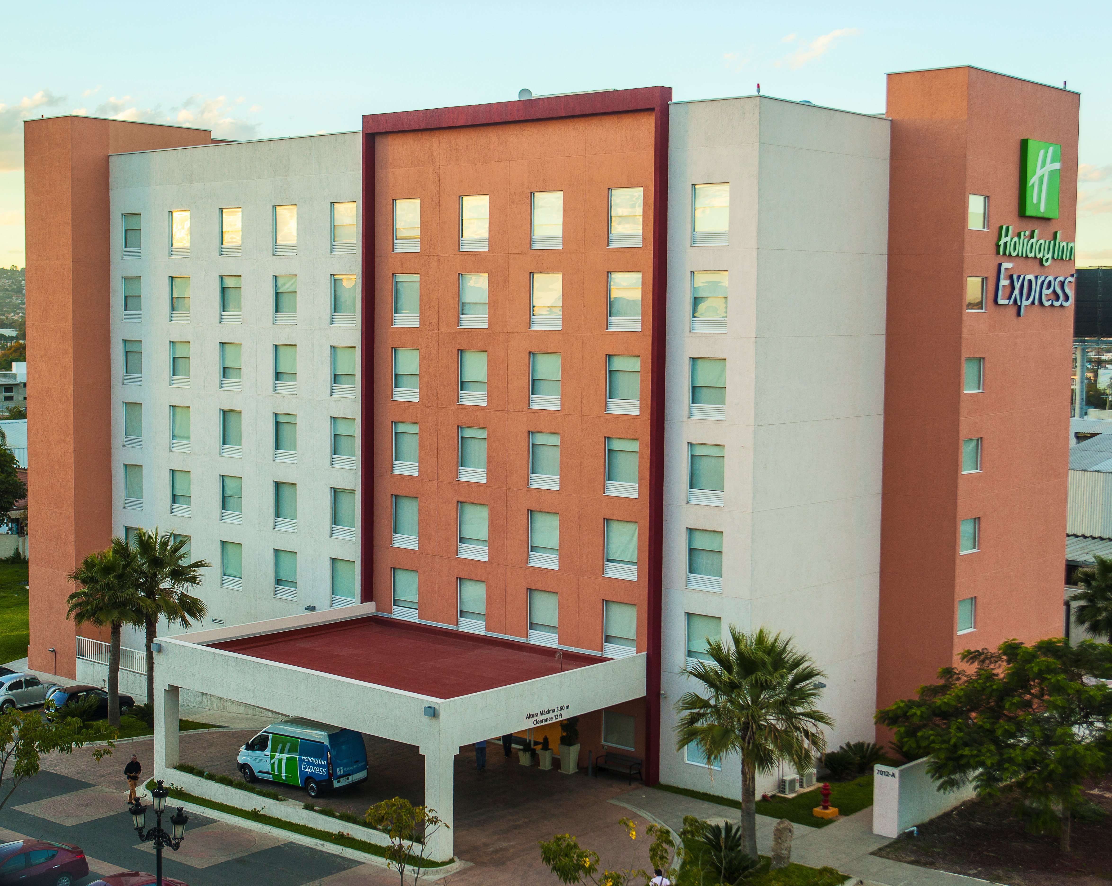 Holiday Inn Express Guadalajara Aeropuerto an IHG Hotel 6/58